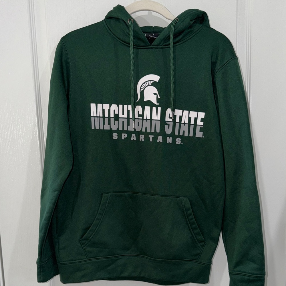 Colosseum Michigan State University green hooded sweatshirt  small collegiate